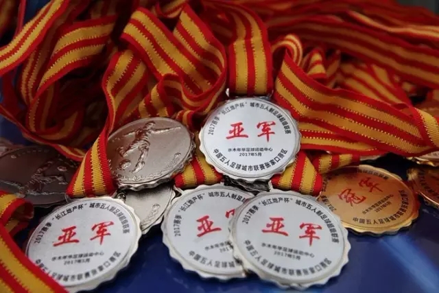 西贝危机：从辉煌到困境，谁会为其埋单？